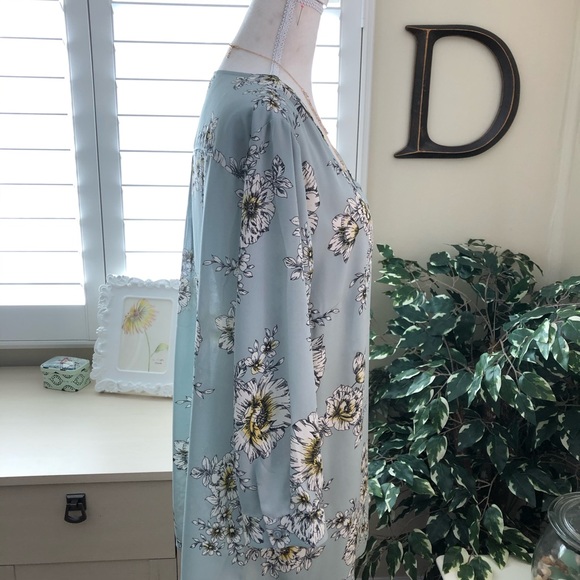 Maurices long sleeve floral blouse - Picture 2 of 8